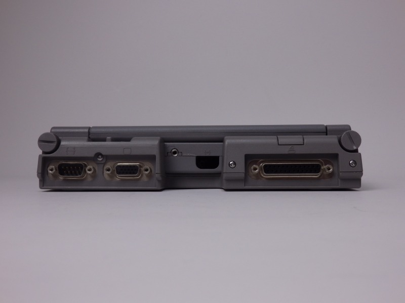 シリアルポート、パラレルポート、ミニD-Sub15ピンを追加