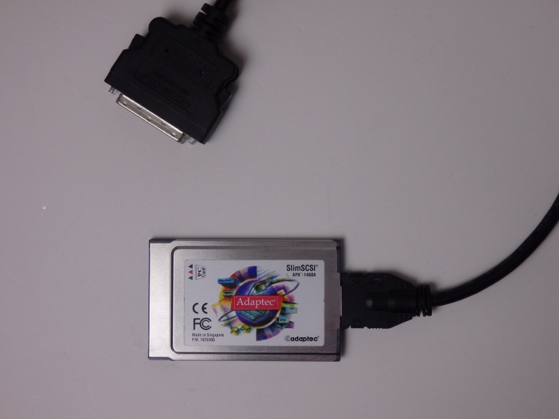 Librettoを人に見せると、「こんなのいらない?」と言われて古い周辺機器が渡される。写真はAdaptecのSCSIカード