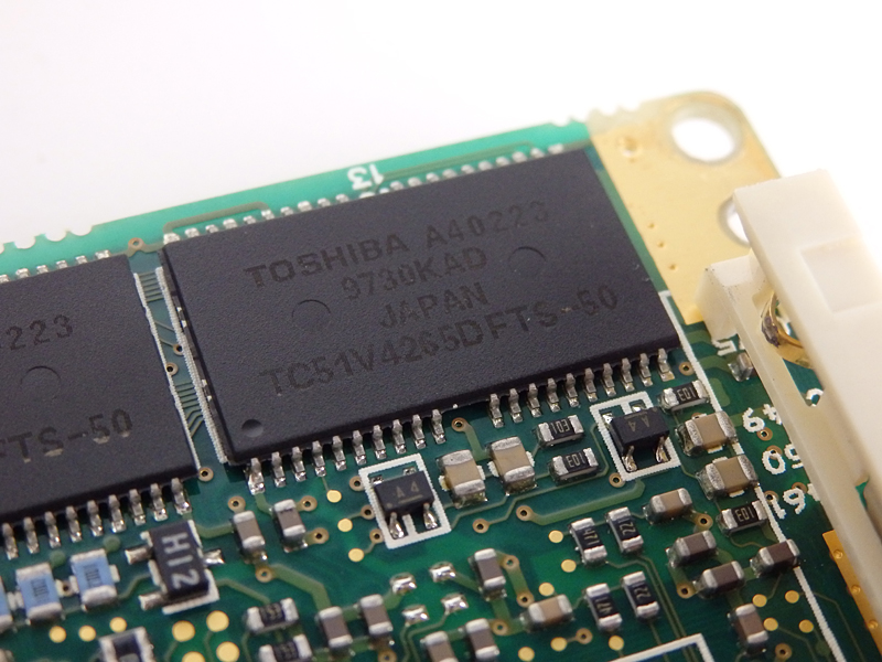 ビデオメモリも東芝製の「TC51V4265DFTS-50」。つまり、Libretto 30から大幅に内製化した