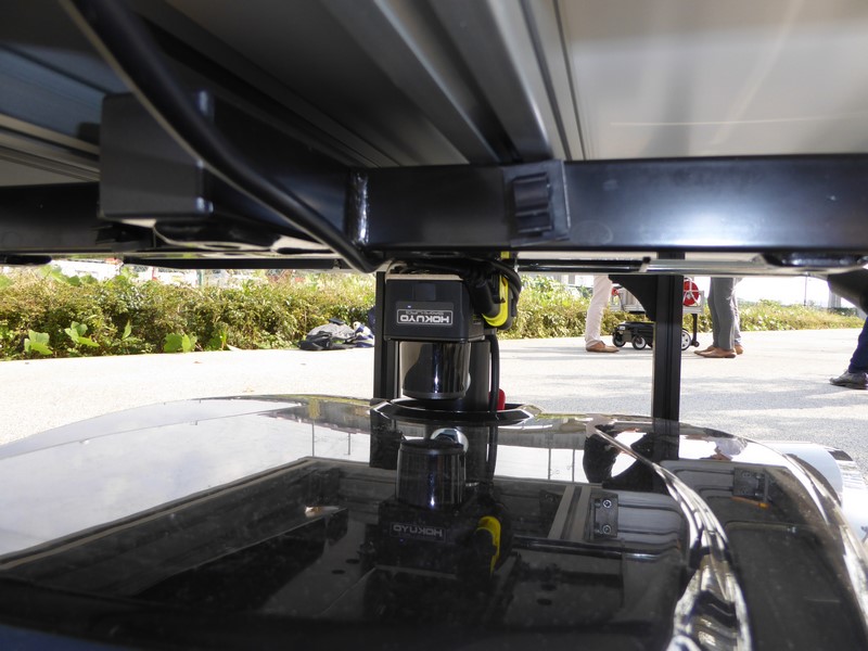 レーザーレンジファインダー1基を装備