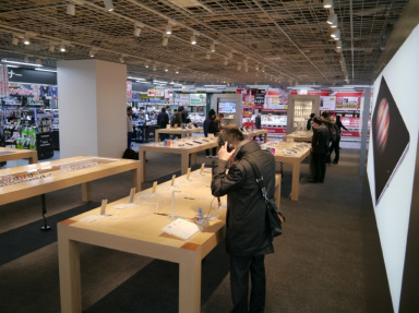 大河原克行の パソコン業界 東奔西走 スタバでmac を大阪でも 関西エリアでのmac販売強化でシェア拡大に弾み Pc Watch