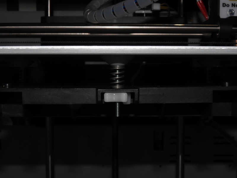 プラットフォームの調整ネジの形状が変わり、よりキャリブレーションがしやすくなった