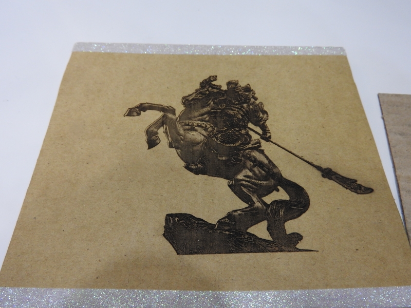 レーザーパワーの調整により、刻印の濃さを変えることができる