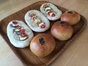 朝食には秩父市の「ラパンノワール くろうさぎ」が本ツアーに合わせ、夏野菜を使用した特別メニューのパンを用意する予定