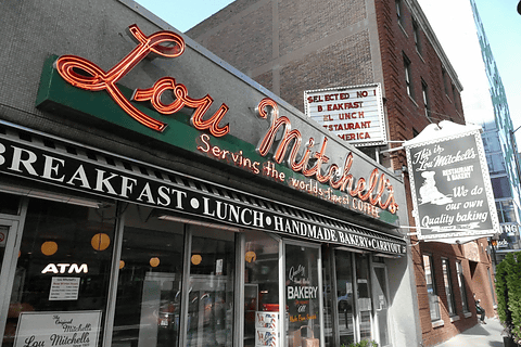 摩天楼発祥の地・シカゴを歩く（その1） NYよりもおいしい？ シカゴの  