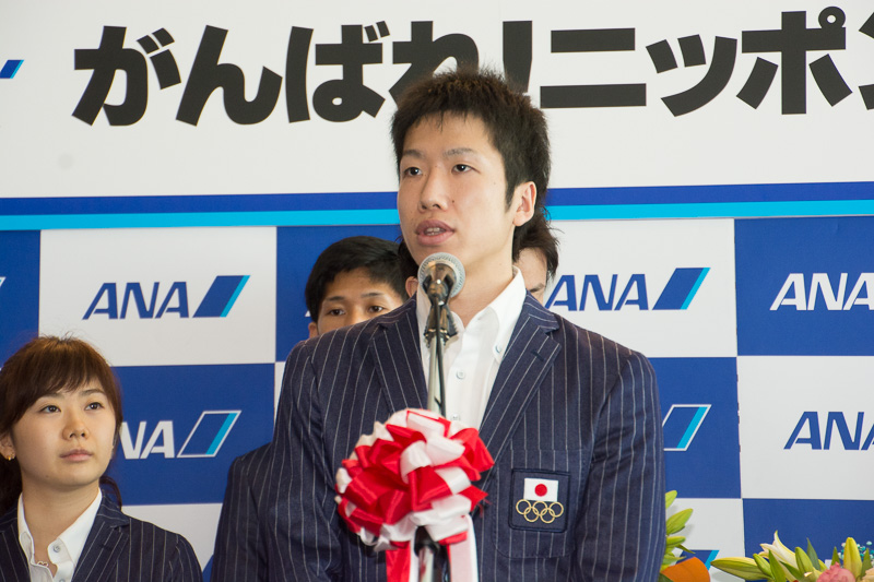 男子チームを代表して挨拶した水谷隼選手