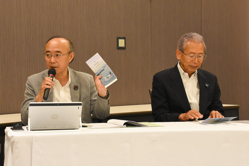 株式会社せとうちSEAPLANES 業務企画本部 本部長 石本勤氏（左）