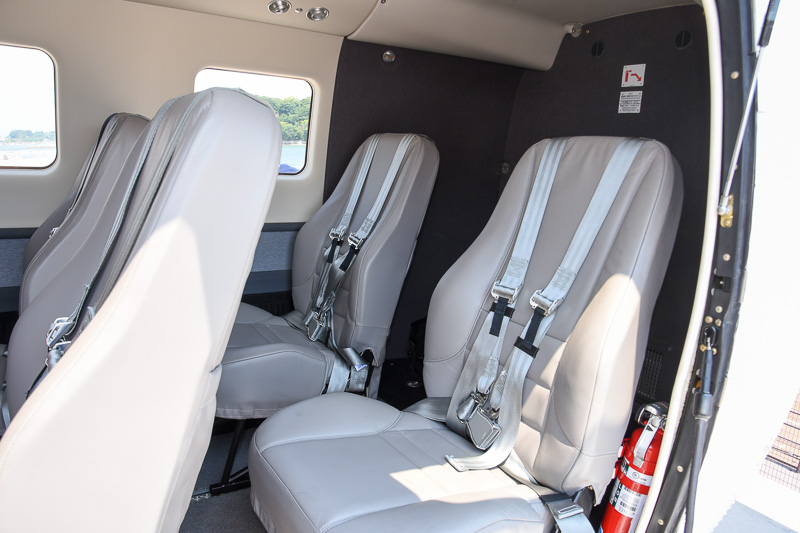 全座席に4点式シートベルトを装備しているのは安心感がある
