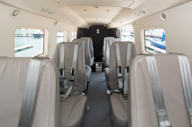 客室前方から見た様子