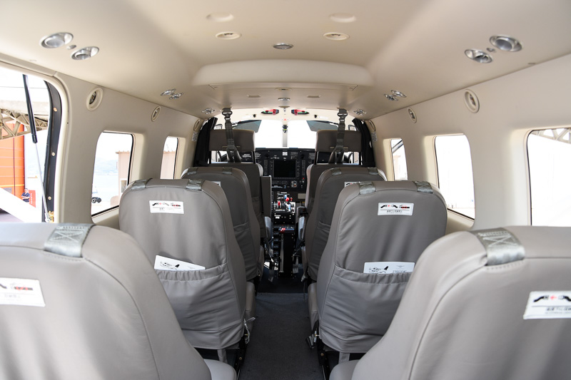 客室後方から見た様子