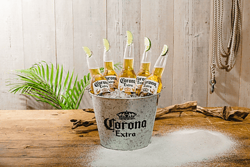 ポップアップバー「CASA CORONA」が原宿にオープン、8月25日から4日間