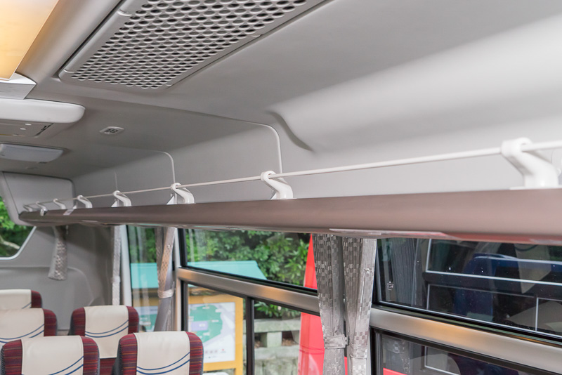 オーバーヘッドコンパートメント