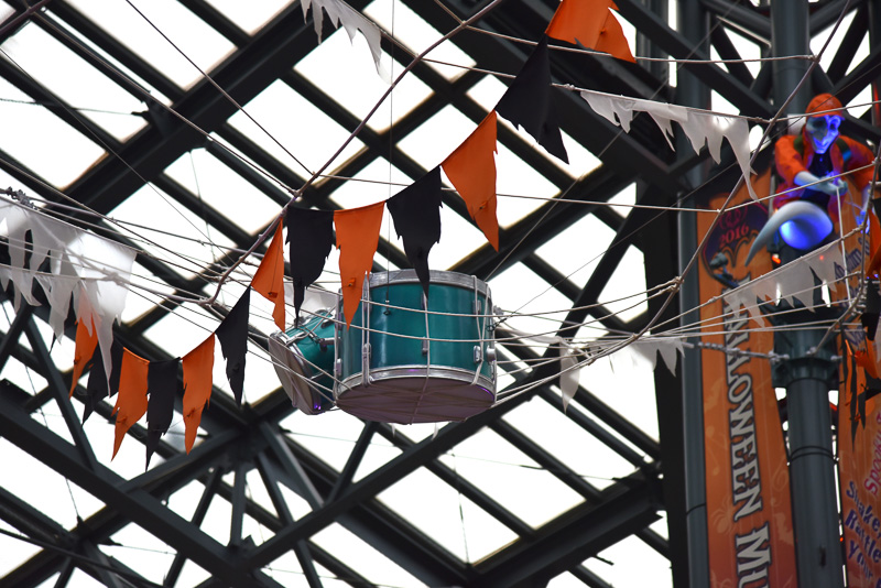 まわりのおばけのフェス運営スタッフたちも大忙し