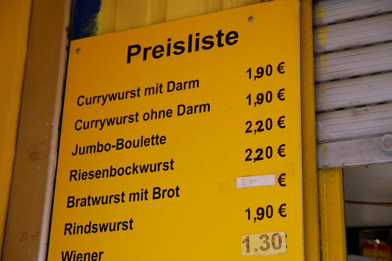 カリーブルストは1.9ユーロ（約220円）