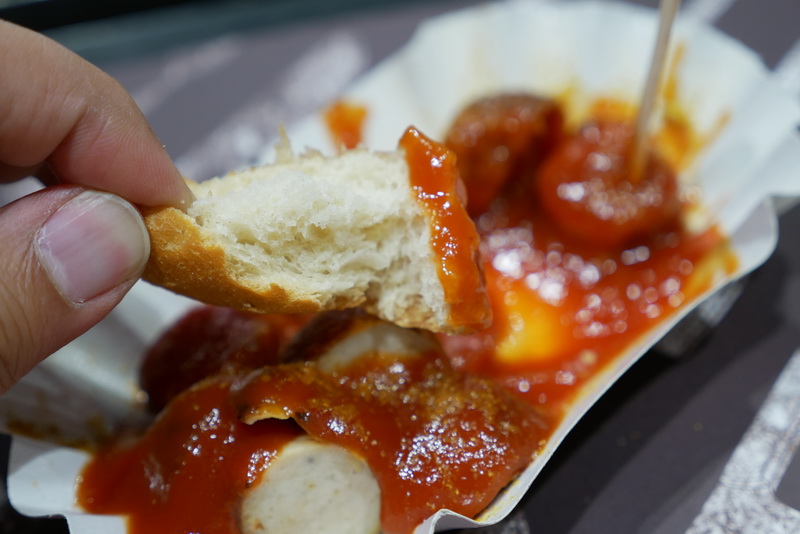ケチャップをパンに付けて食べても美味しい