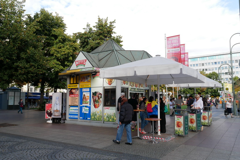 ヴィッテンベルクプラッツ駅そばにある「Witty's」