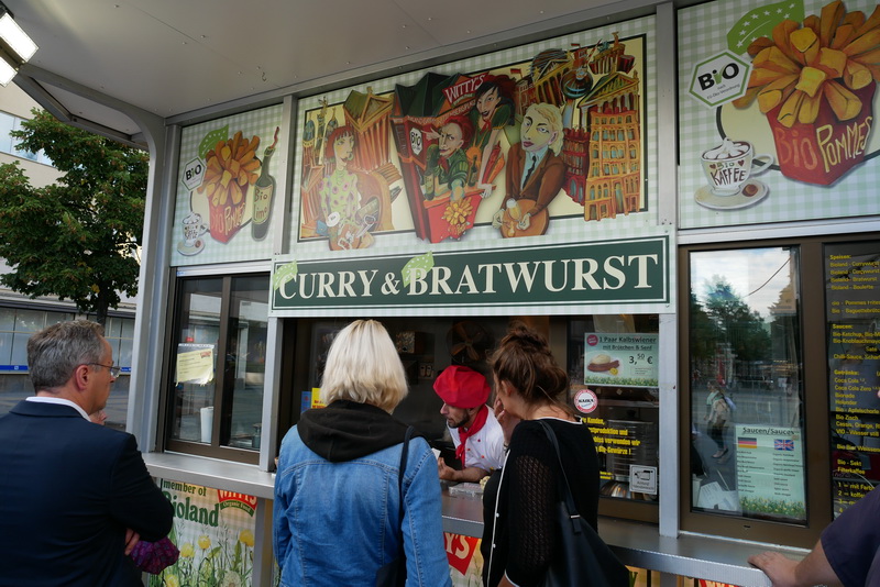 オーガニック食品を意味する“Bio”の文字があちこちに見える