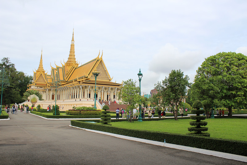 よく整備された庭が見事