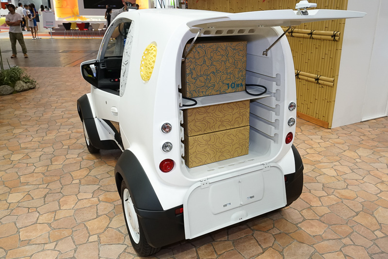 荷物を出し入れいやすい作り