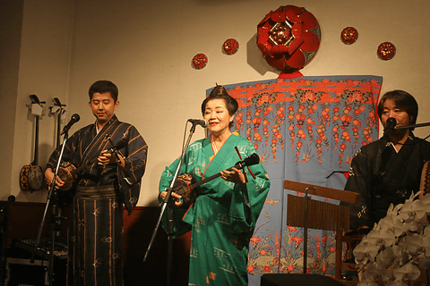 大城和歌子の沖縄グルメ スポット 沖縄の夜は民謡酒場で 民謡歌手 我如古より子さんのお店 トラベル Watch