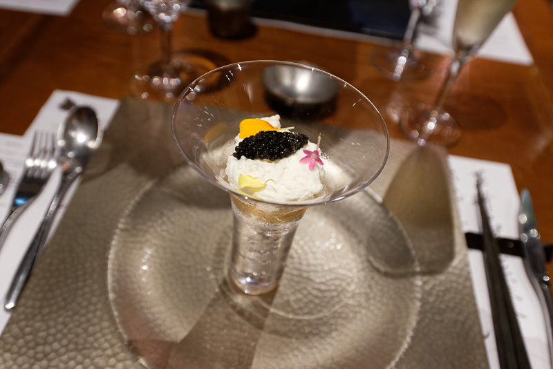 ジュレとカリフラワーのムース キャビアを添えて