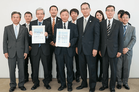 日本郵便、ANAとJALの機体をデザインした切手「TIAT ANA」と「TIAT