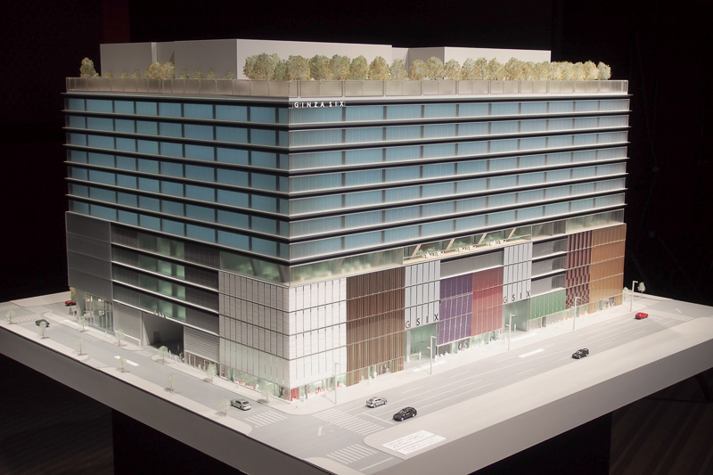 GINZA SIXの外観模型