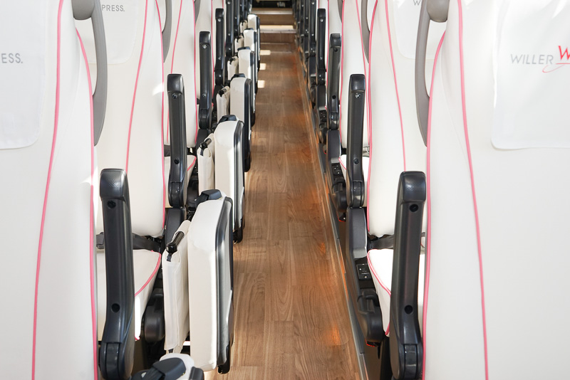 床面はウッド調のクッションフロア