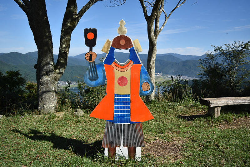 山頂にあった顔ハメ看板は、やっぱり羽柴秀吉でした