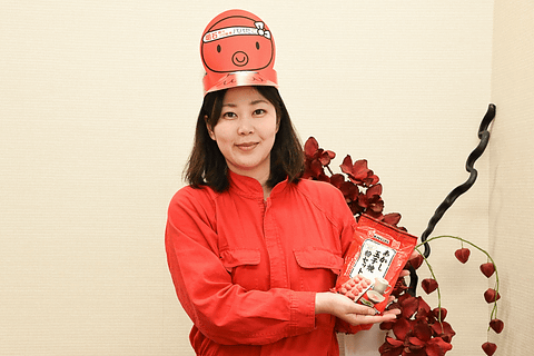 明石観光PR隊長「パパたこ」が、明石市の名物である「明石焼（玉子焼）」をアピール 12月3日～4日開催の「B-1グランプリスペシャル in ...