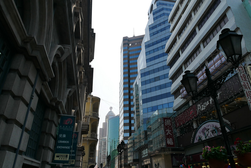 このように、高層ビルが林立するマカオ中心部でも、問題なく高速なLTE通信が行なえた