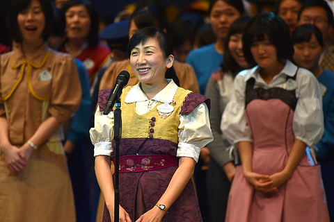 優れたホスピタリティを発揮する東京ディズニーリゾートのキャスト481