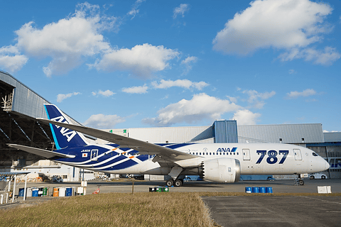 ANA、ボーイング 787-8初号機「JA801A」の特別塗装をリペイントへ