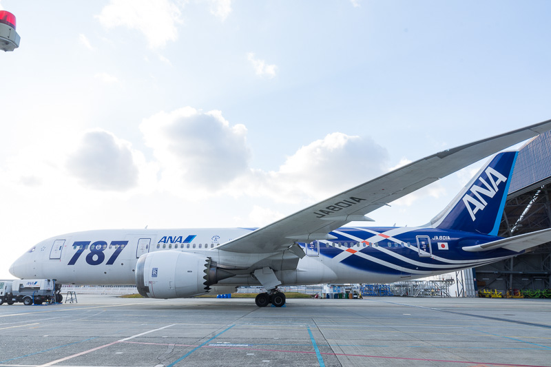 ポートサイド（左舷側）