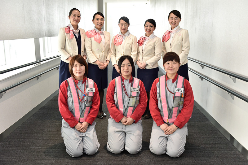 後列左より桑原喜美子さん、荒木愛さん、今永朋佳さん、村田亜希さん、片山佳恵さん。前列左より丸山沙耶香さん、井手貢美子さん、平野香さん