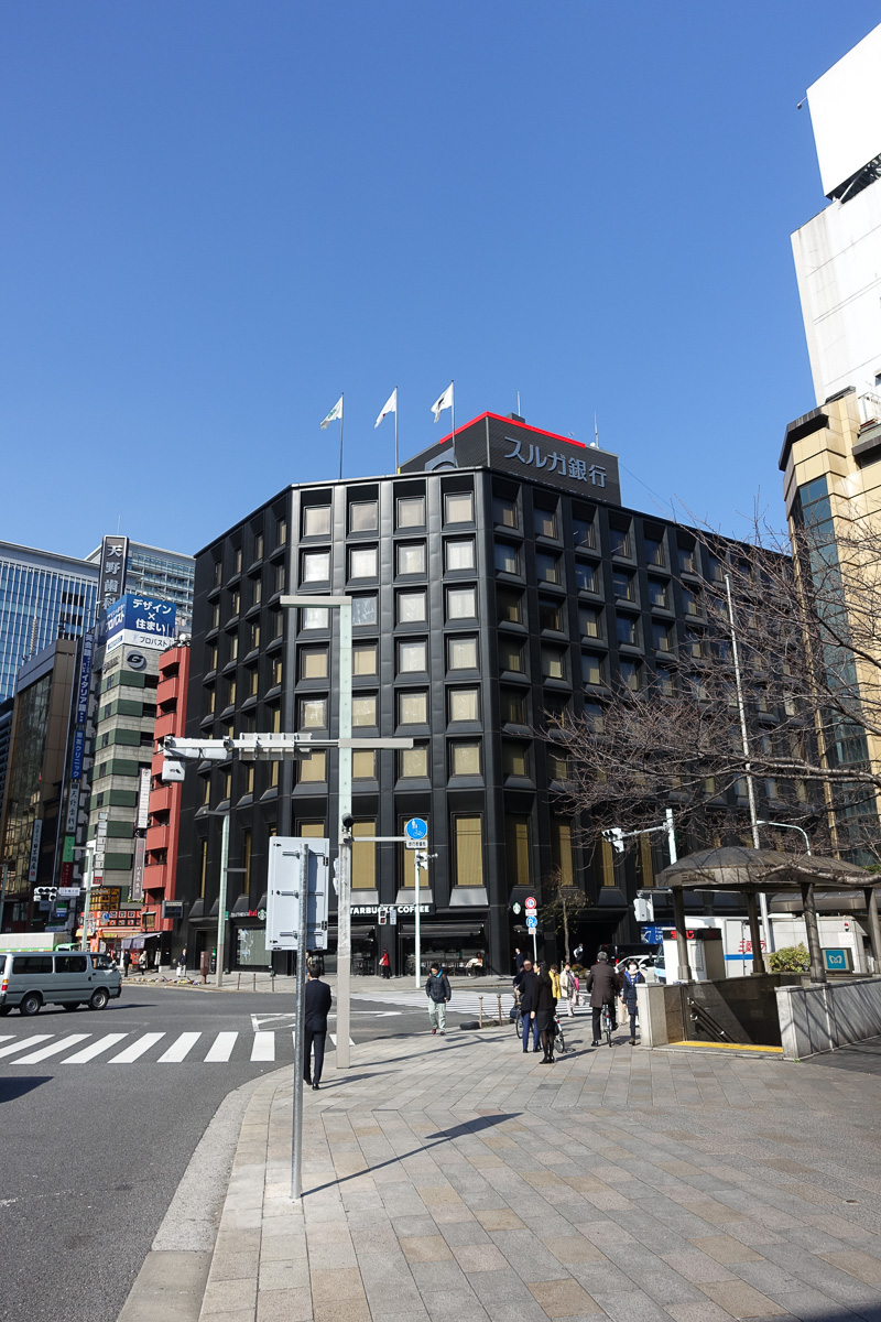 日本橋のすぐ側にあるスルガ銀行 東京支店