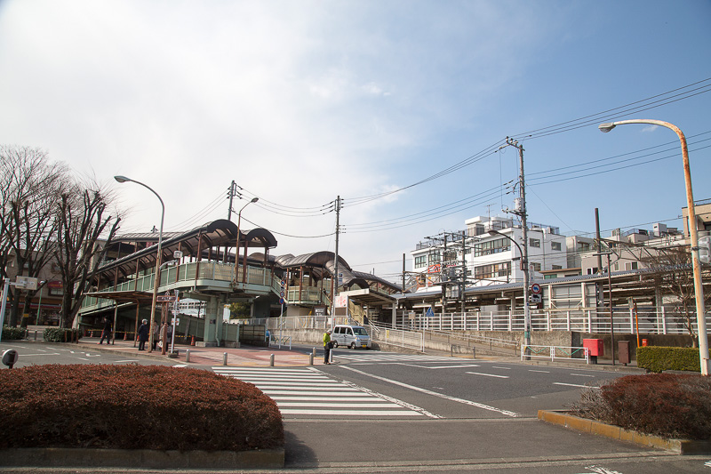 最寄り駅はJR南武線と京王線の分倍河原駅。駅前から武蔵野ブルワリーまでは無料のシャトルバス（工場見学を予約した人が対象）が出ていて、こちらはおそよ5分だ。