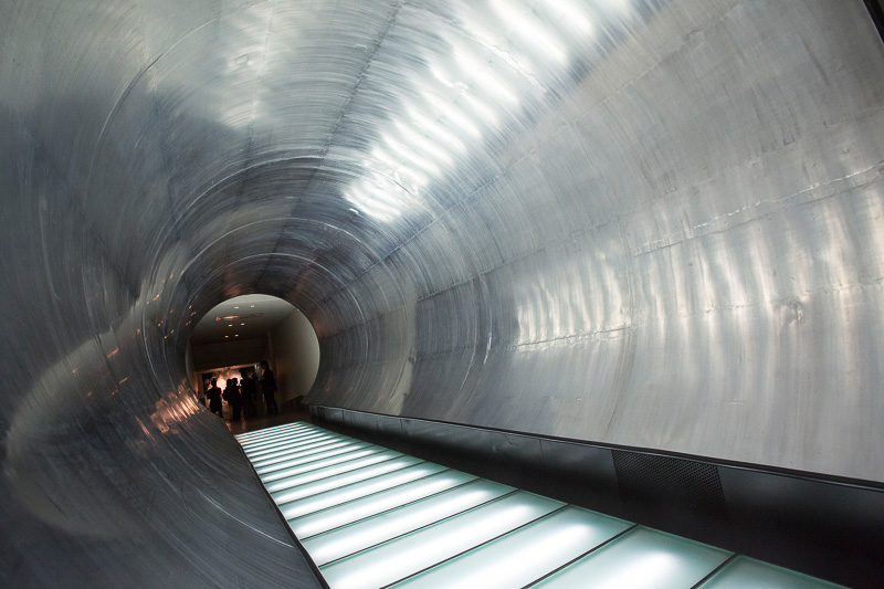 ガイドツアーの目玉の一つ、実際に使われていたタンク内を歩くことができる。1958年（昭和38年）製とのことで内容量は3万4055L