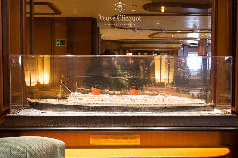 デッキ3にある「ミッドシップス・バー」