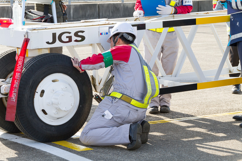 停止位置には得点板が置かれており、審査員が直ちにチェック。ピタリと真ん中に停止させると関係者から拍手と感嘆の声が湧き上がっていた