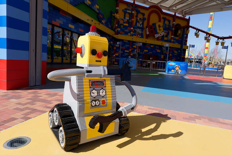 ロボットがお出迎え