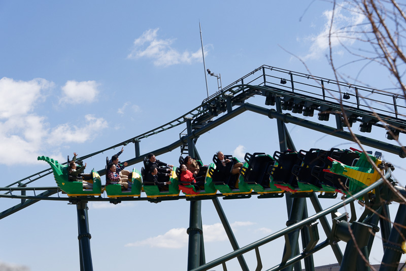 130～194cmまでなら乗れるジェットコースター「ザ・ドラゴン」