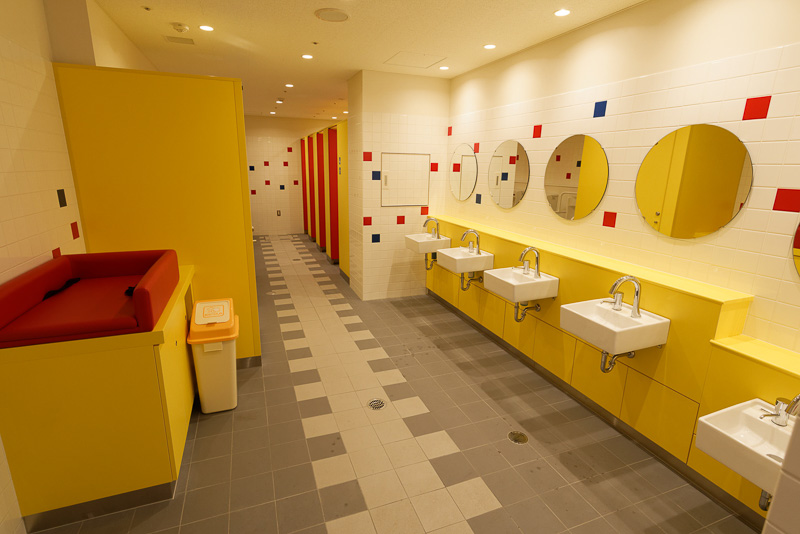 トイレの中もやはりレゴ（R）仕様