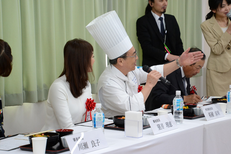 特別審査員の柘植末利氏