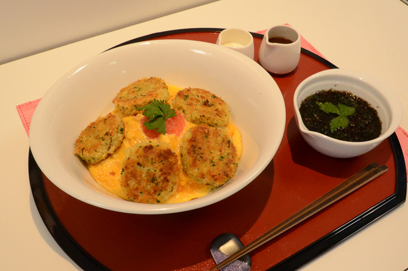 東北自動車道 菅生PA（上り）グリーン・グリーン「伊達なSUGO油麩丼～竹鶏卵の洋食仕立て～」（850円）