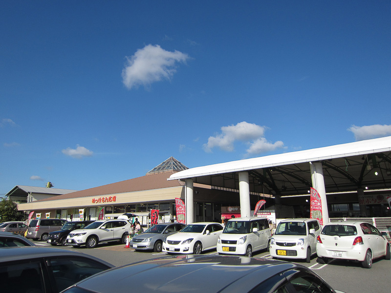 今回は行きませんでしたが、こちらが「めっけもん広場」。新鮮な地元野菜や果物が格安で売られているそう。行ってみたいっ！