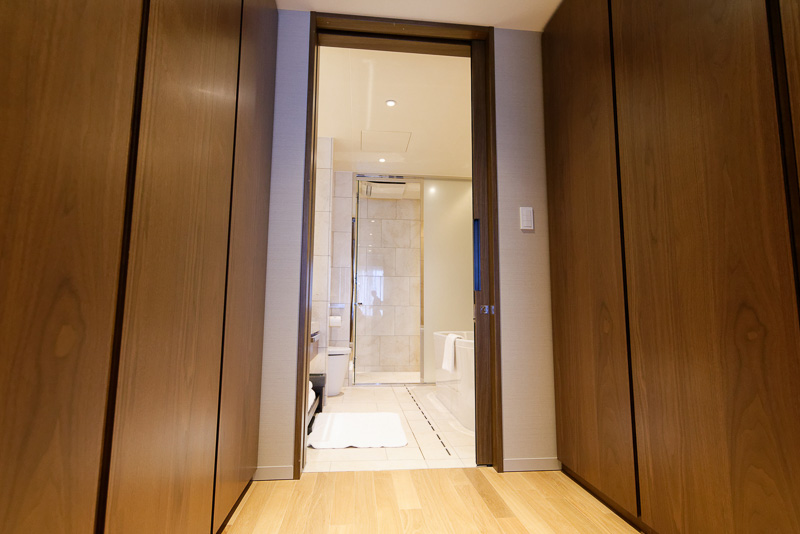 主寝室からつながっているバスルーム