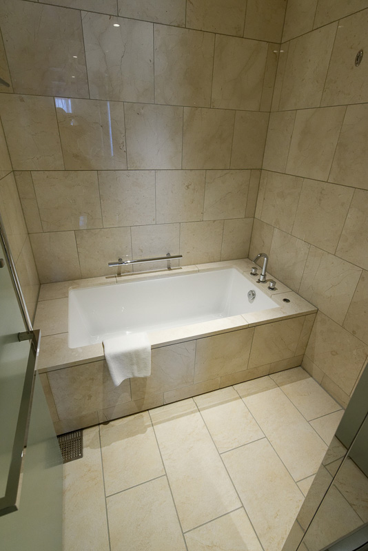 バスルームとトイレは2つずつある