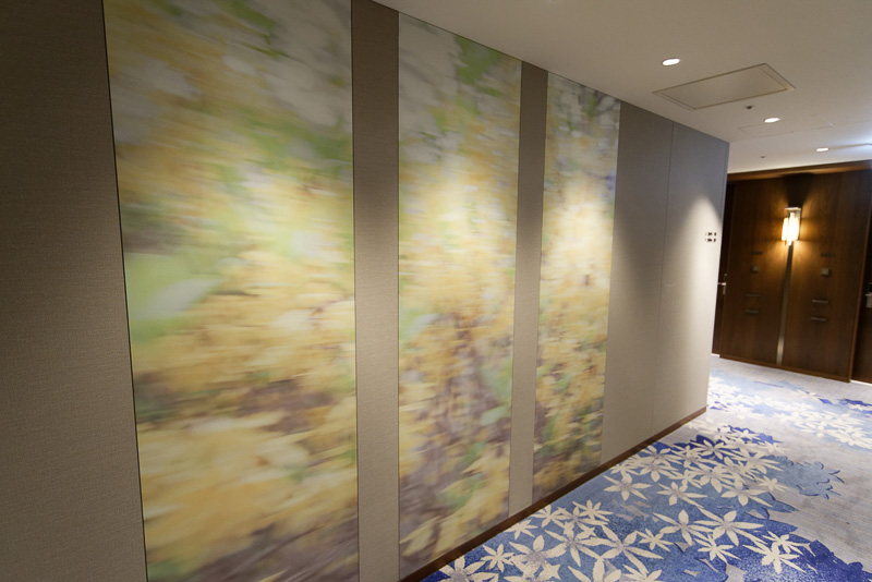 25、26階は緑や菜の花（？）で「夏」をイメージ