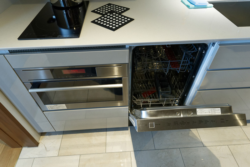 冷蔵庫、オーブン、食洗機もある